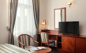Amigo City Centre Hotel